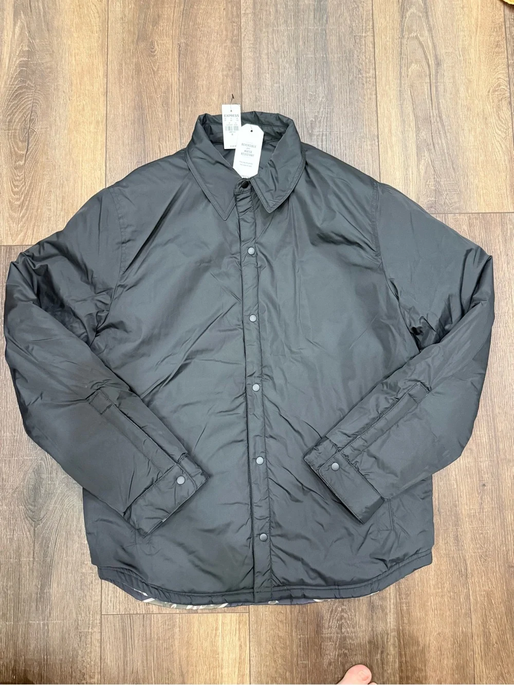 NWT express men’s reversible water resistant jacket camo black medium
